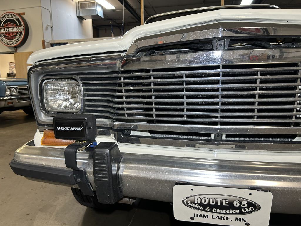 1982 Jeep Wagoneer Image 10