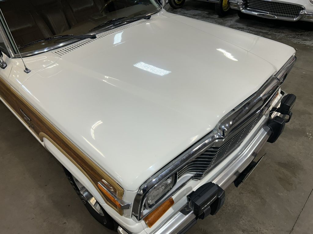 1982 Jeep Wagoneer Image 12
