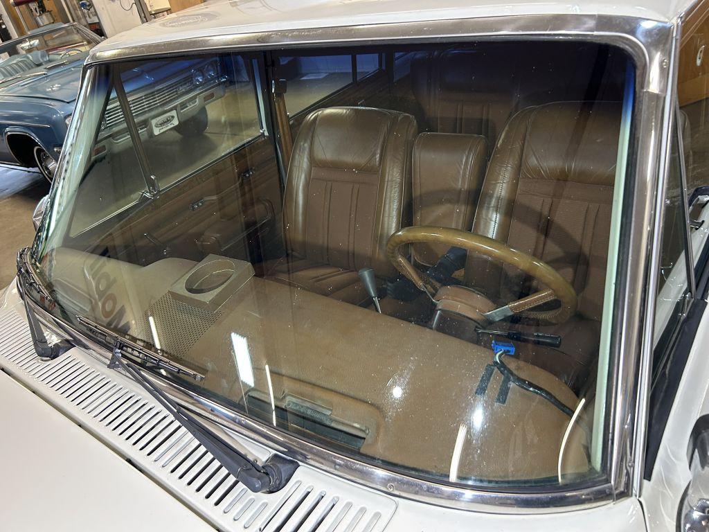 1982 Jeep Wagoneer Image 13