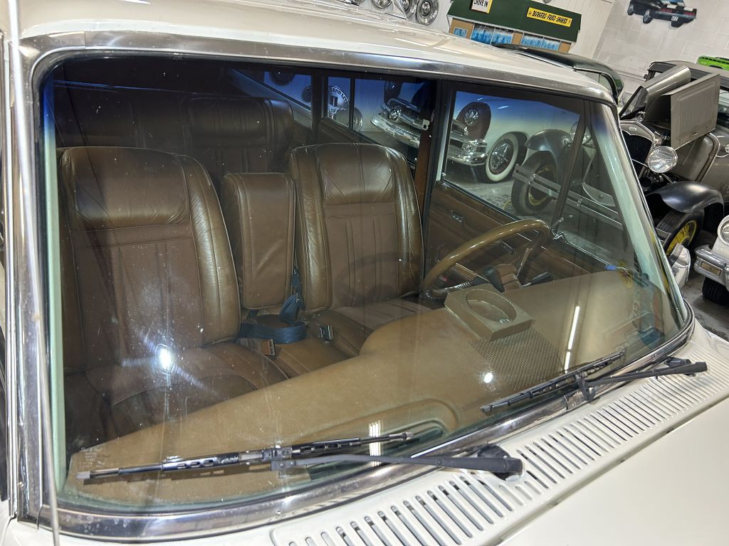 1982 Jeep Wagoneer Image 15