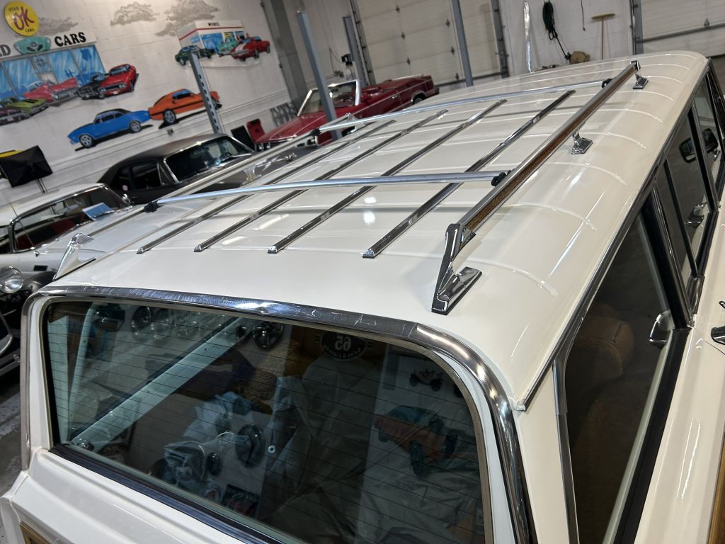 1982 Jeep Wagoneer Image 17