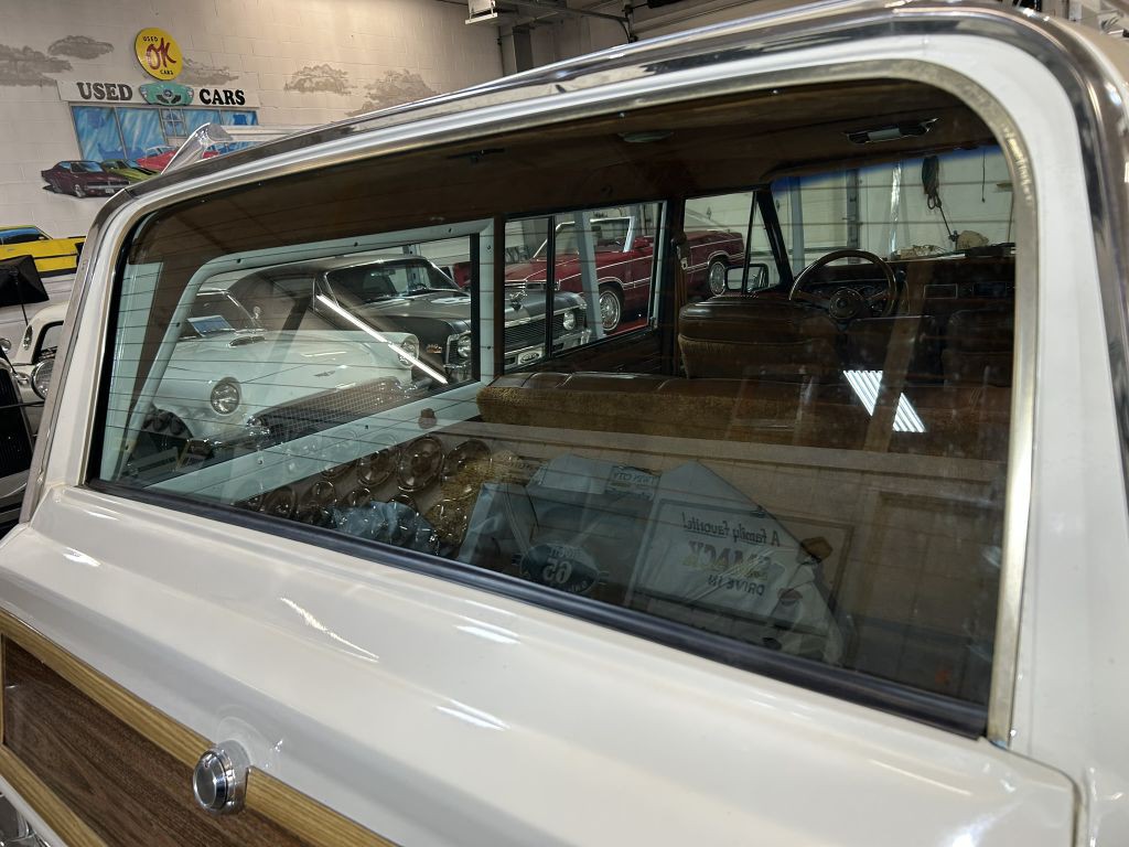 1982 Jeep Wagoneer Image 18