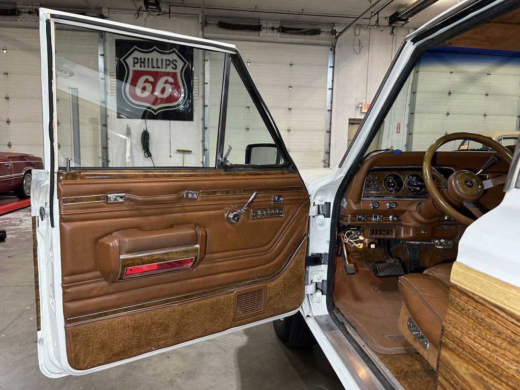 1982 Jeep Wagoneer Image 23