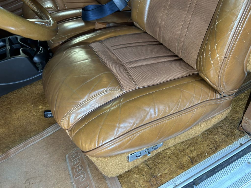 1982 Jeep Wagoneer Image 30