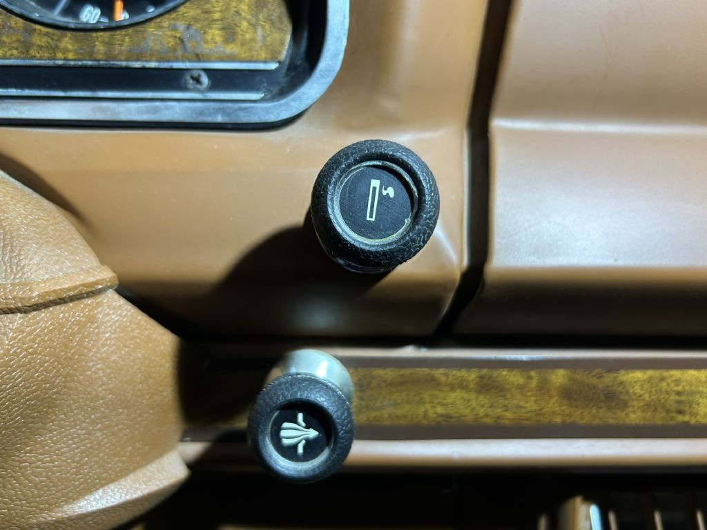 1982 Jeep Wagoneer Image 45