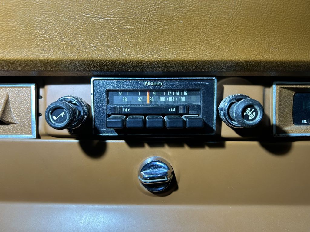 1982 Jeep Wagoneer Image 49