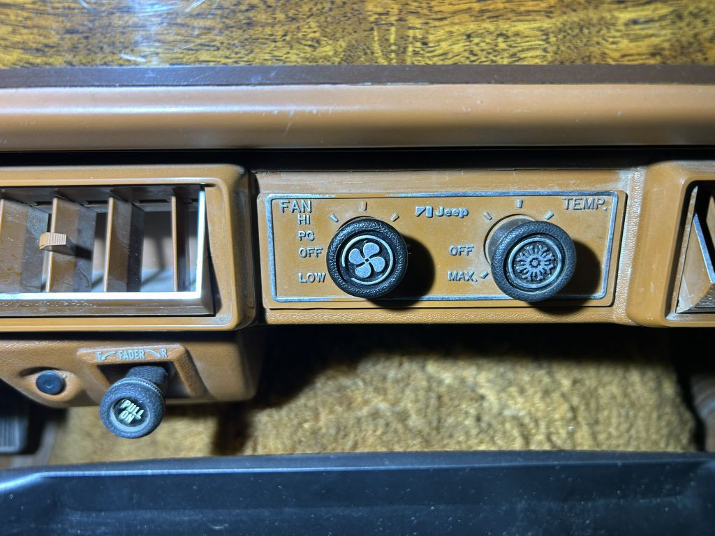 1982 Jeep Wagoneer Image 51