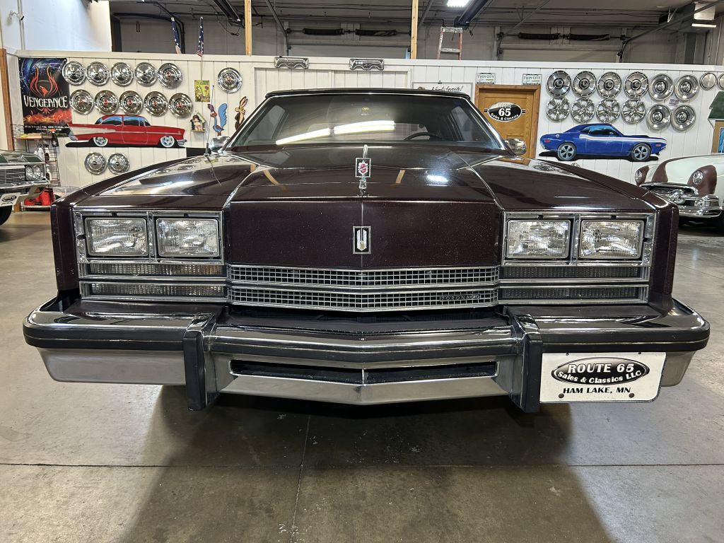 1985 Oldsmobile Toronado Image 2