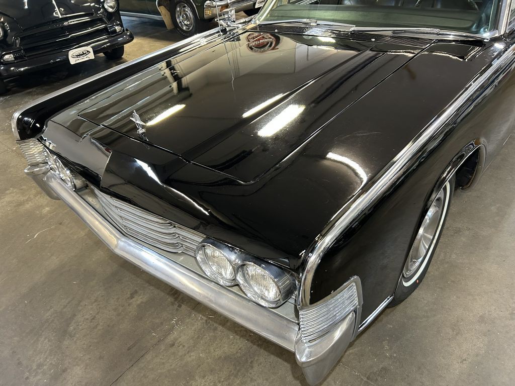 1965 Lincoln Continental Image 11