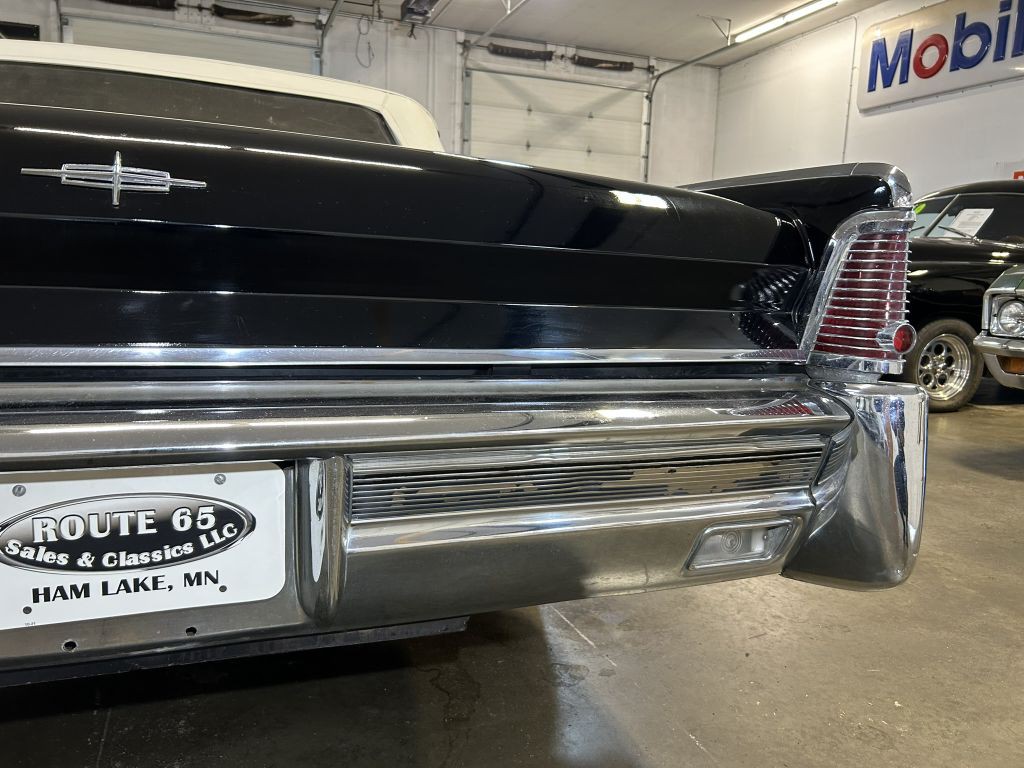 1965 Lincoln Continental Image 20