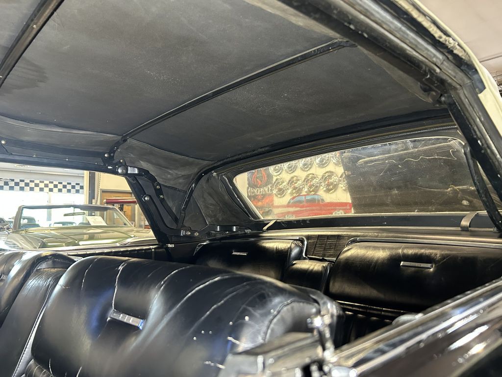 1965 Lincoln Continental Image 23