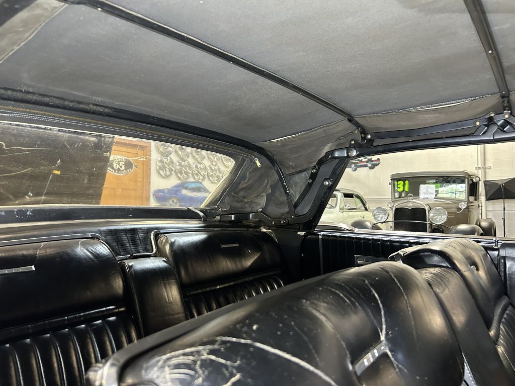 1965 Lincoln Continental Image 24