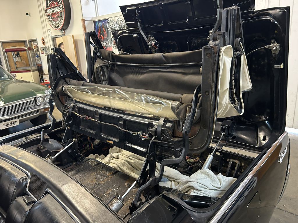 1965 Lincoln Continental Image 27