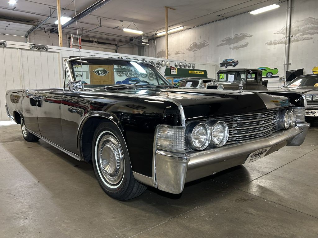 1965 Lincoln Continental Image 28
