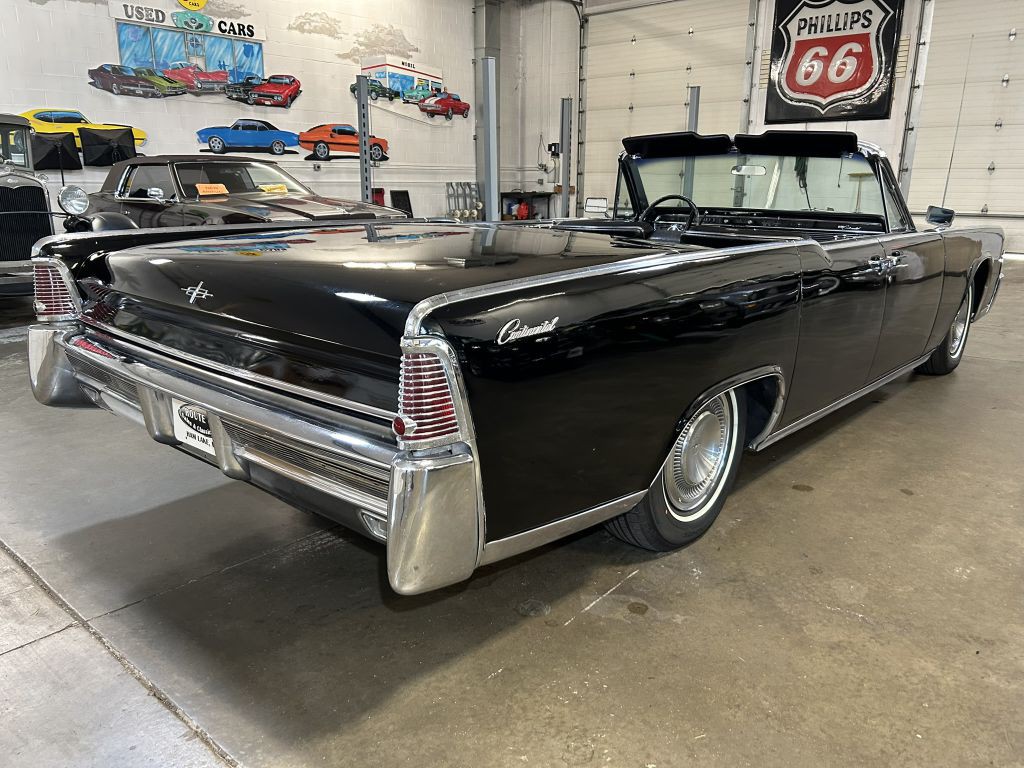1965 Lincoln Continental Image 30