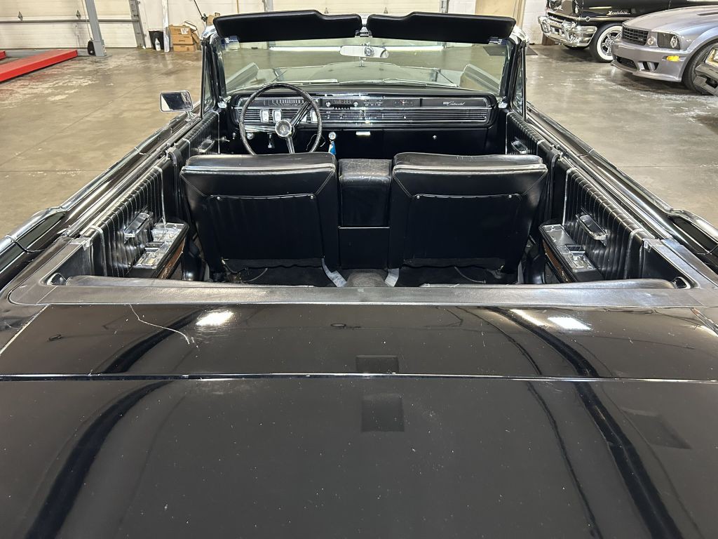 1965 Lincoln Continental Image 31
