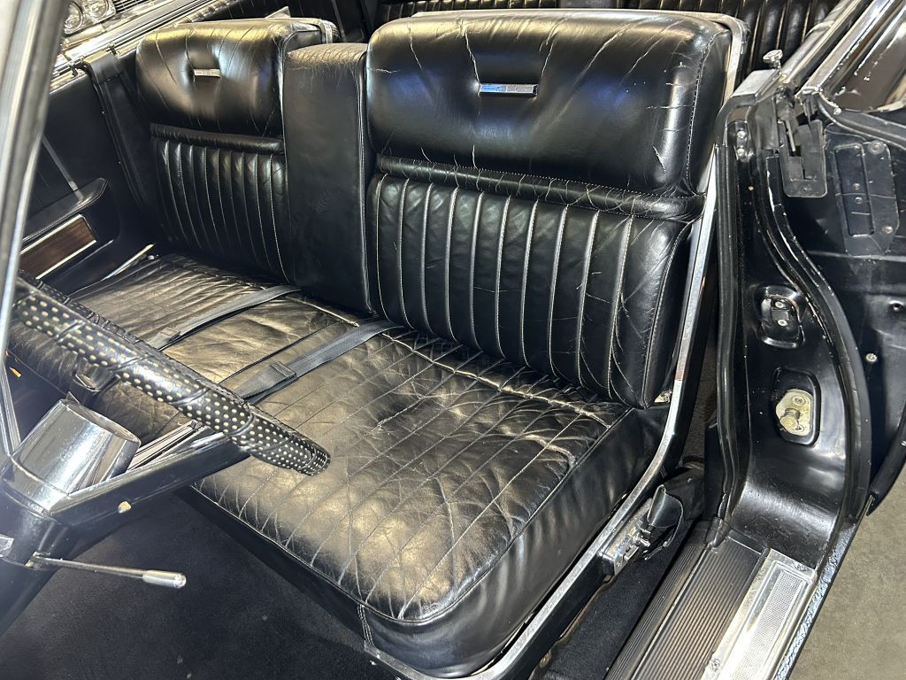 1965 Lincoln Continental Image 45