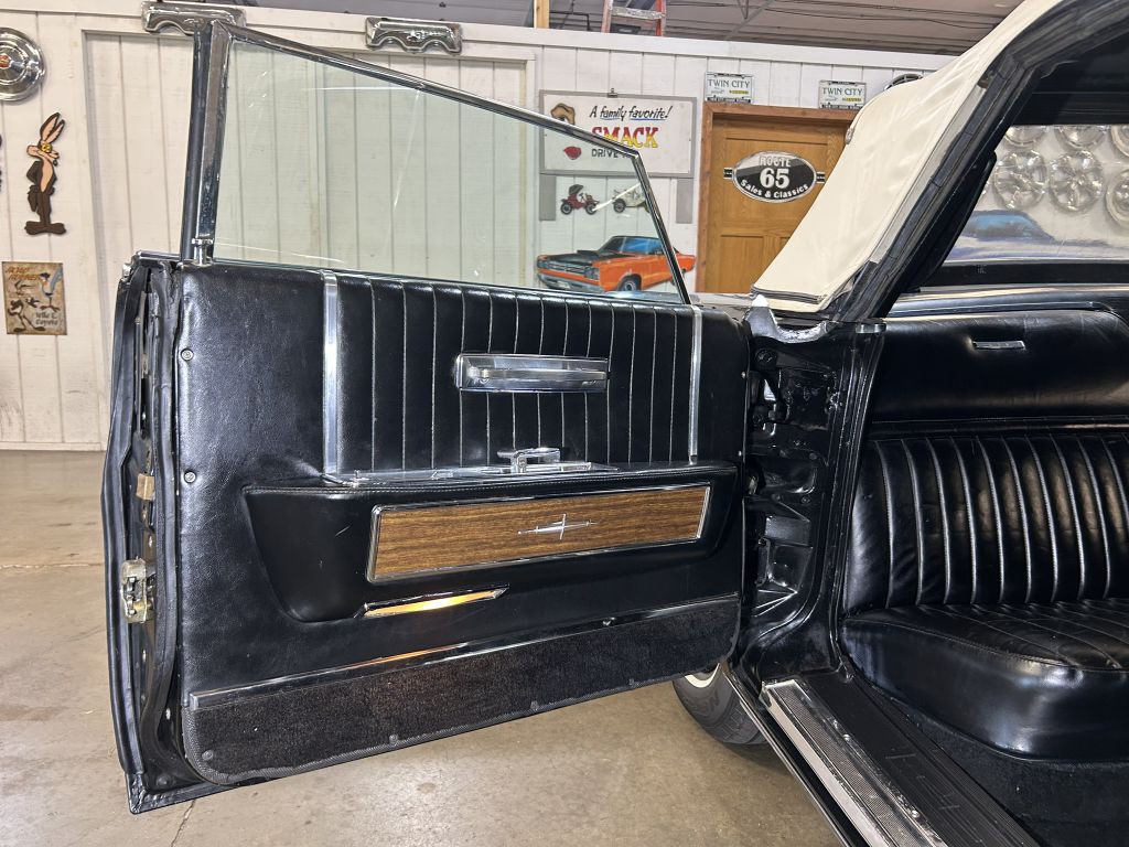1965 Lincoln Continental Image 71