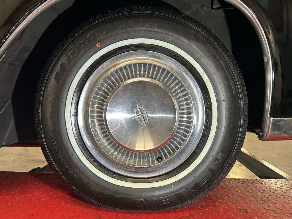 1965 Lincoln Continental Image 108