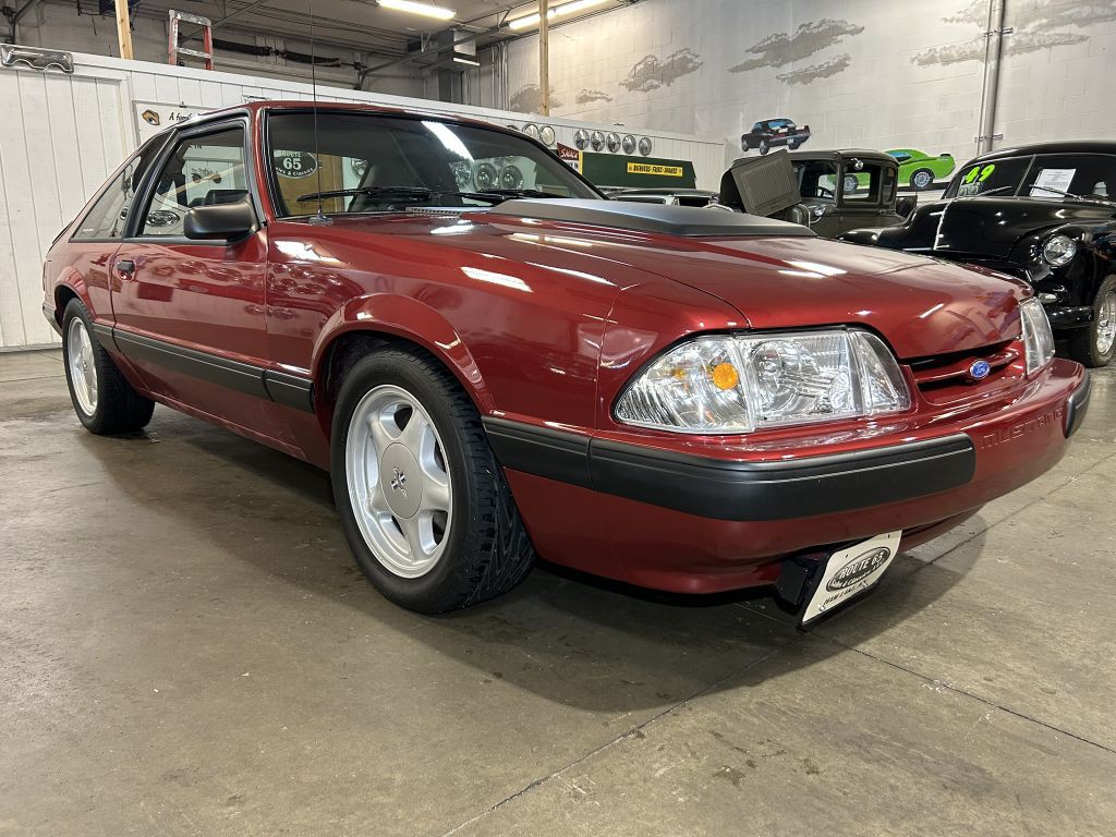 1990 Ford Mustang Image 3