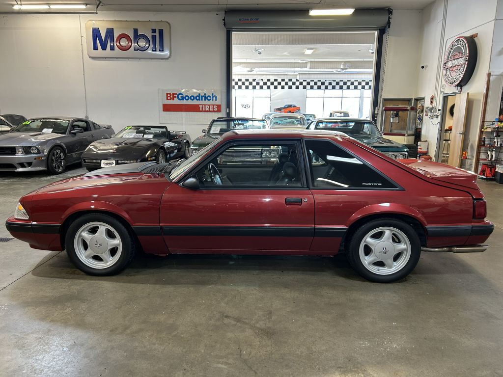 1990 Ford Mustang Image 8