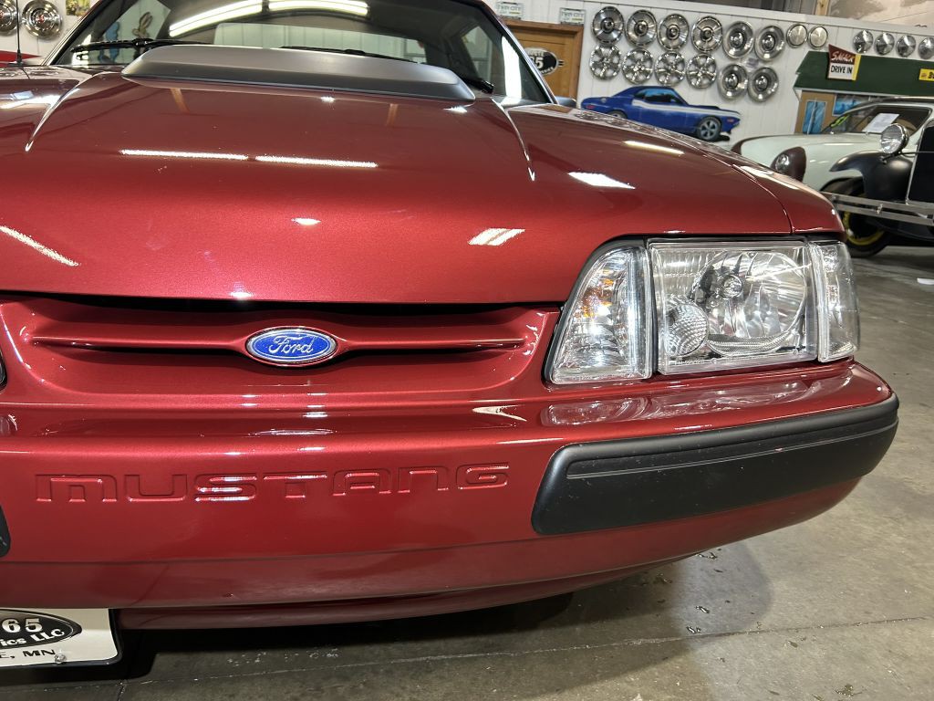 1990 Ford Mustang Image 9