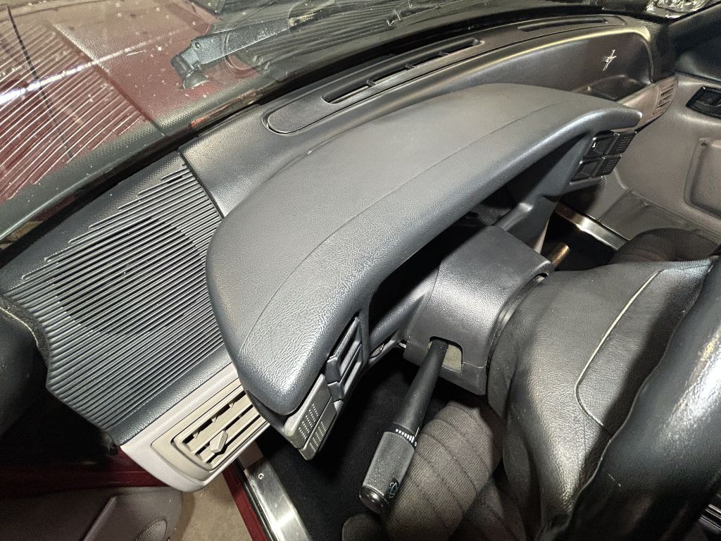 1990 Ford Mustang Image 30