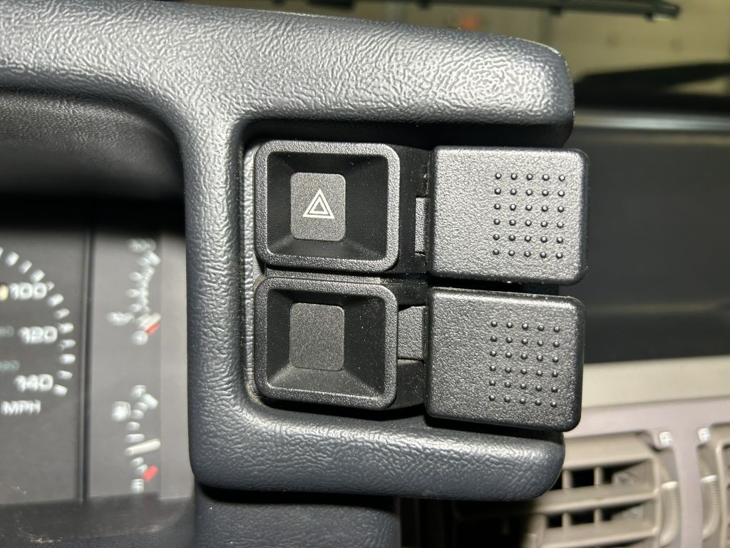 1990 Ford Mustang Image 40