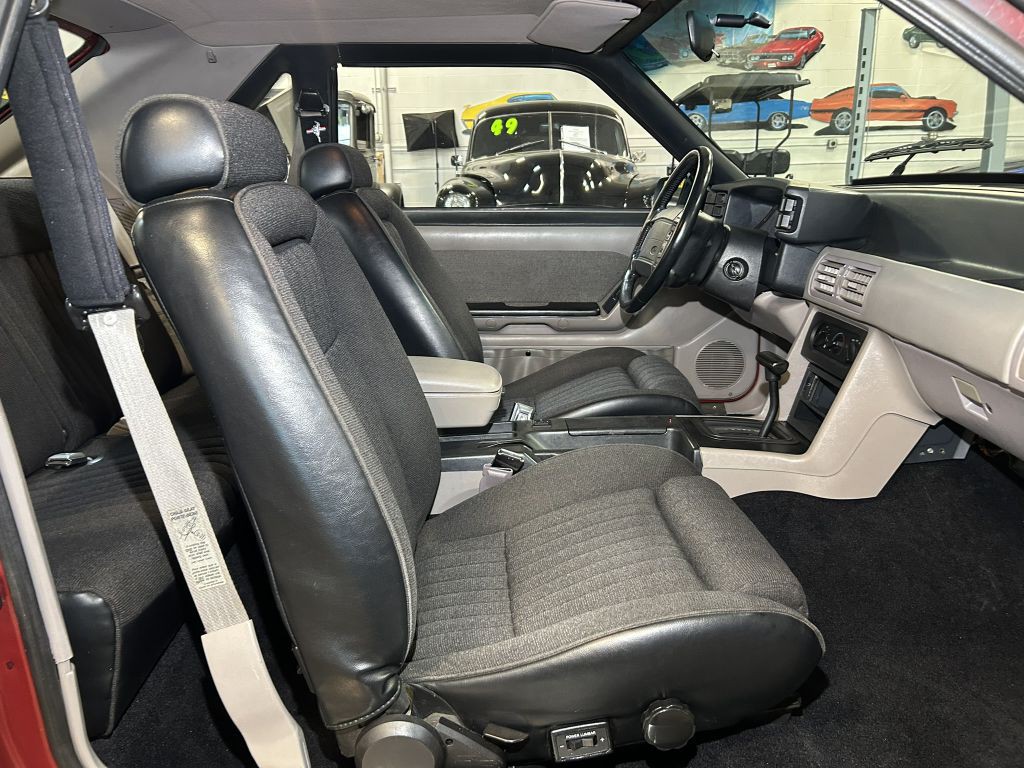 1990 Ford Mustang Image 58