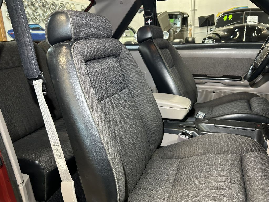 1990 Ford Mustang Image 59