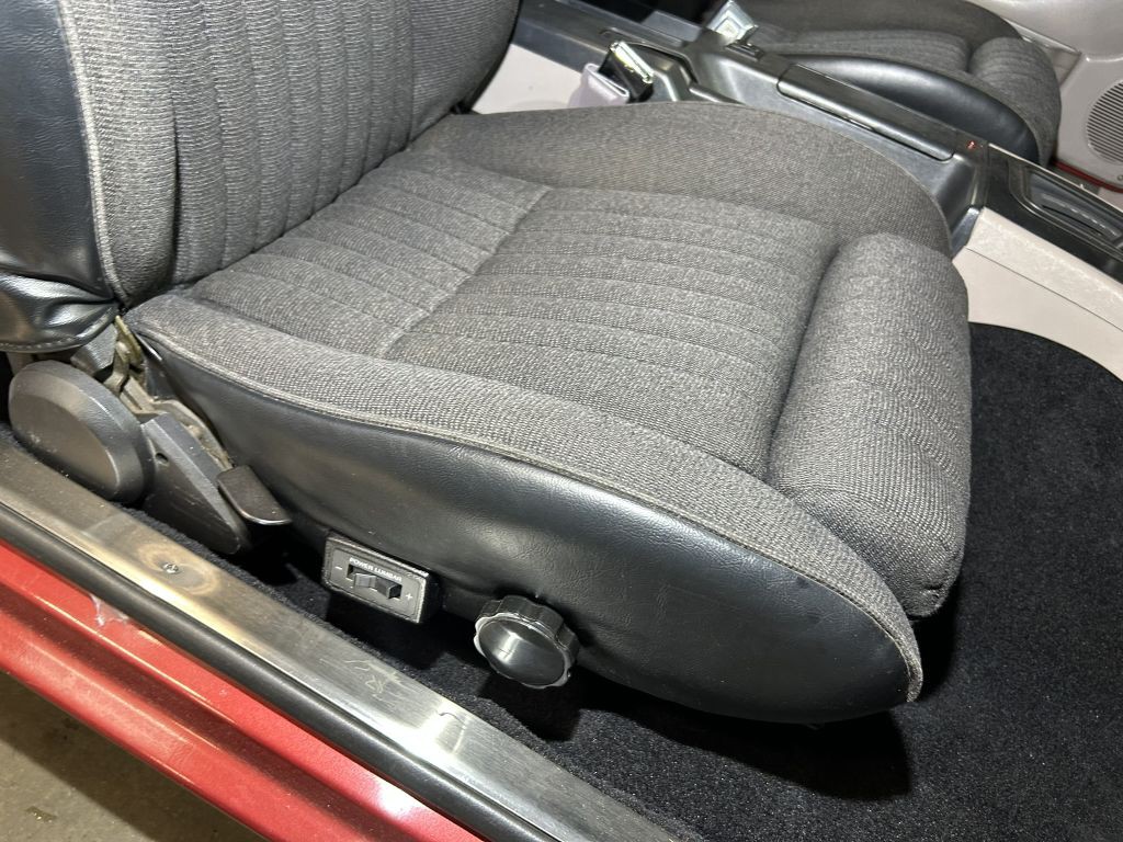 1990 Ford Mustang Image 60