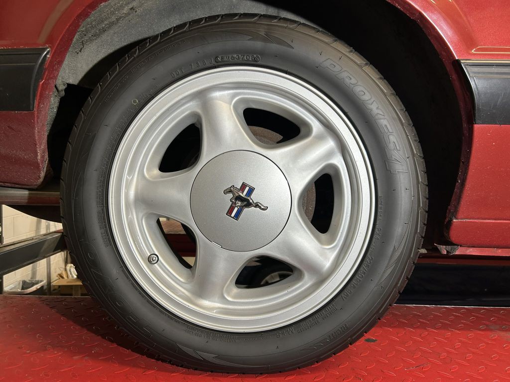 1990 Ford Mustang Image 88