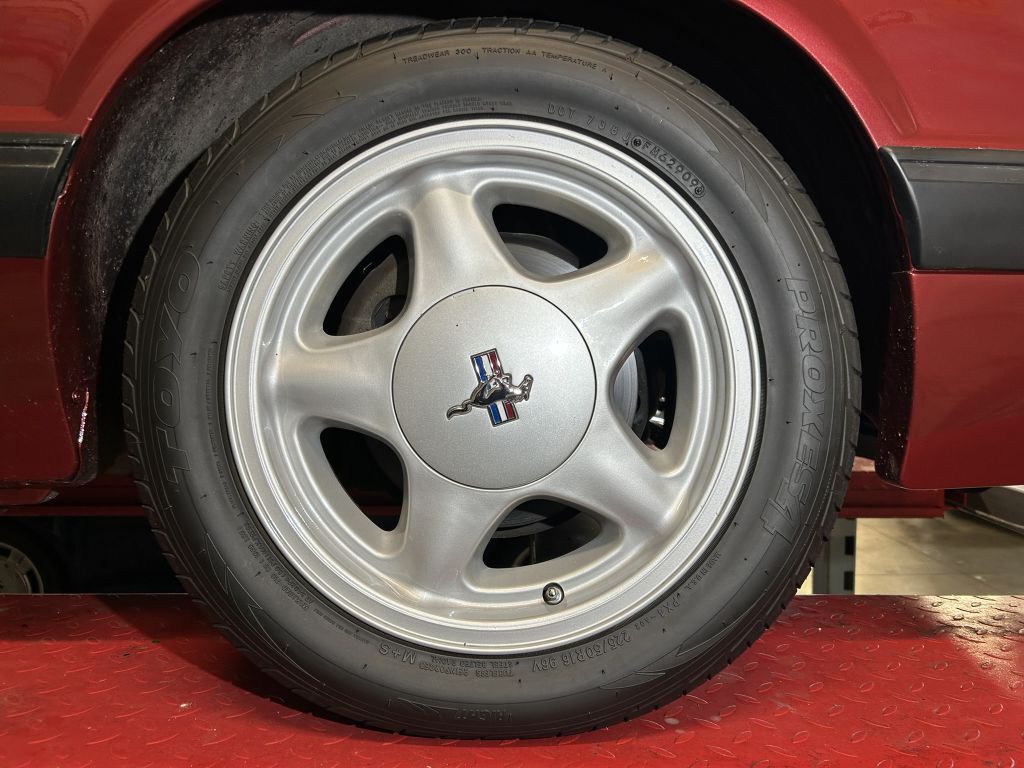 1990 Ford Mustang Image 90