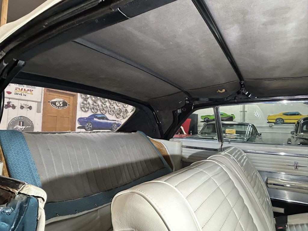1964 Oldsmobile Starfire Image 28