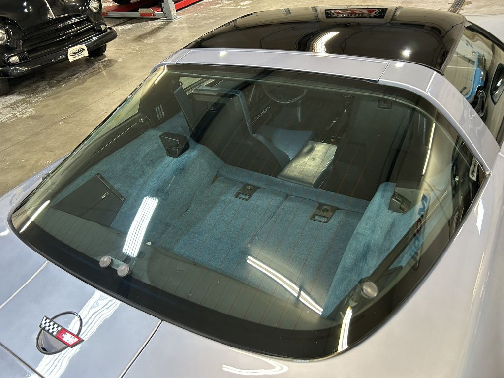 1985 Chevrolet Corvette Image 24