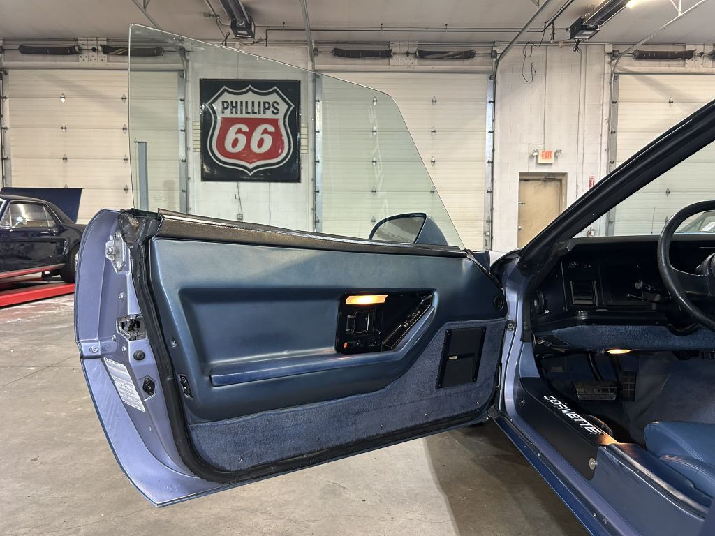 1985 Chevrolet Corvette Image 31