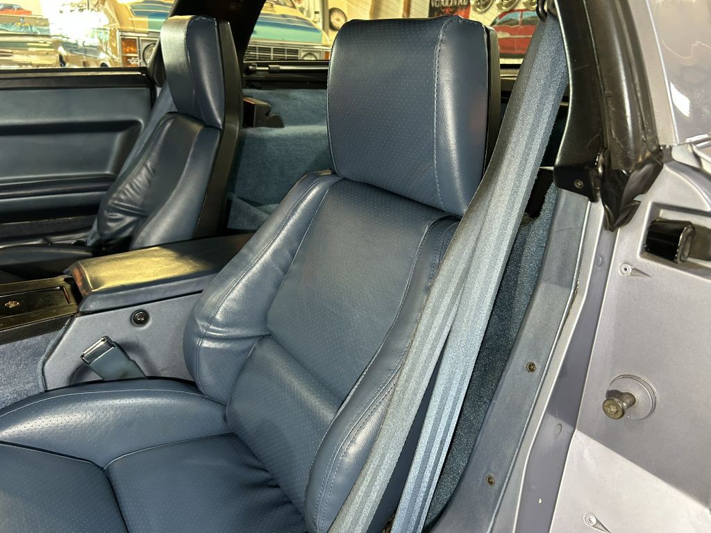 1985 Chevrolet Corvette Image 38