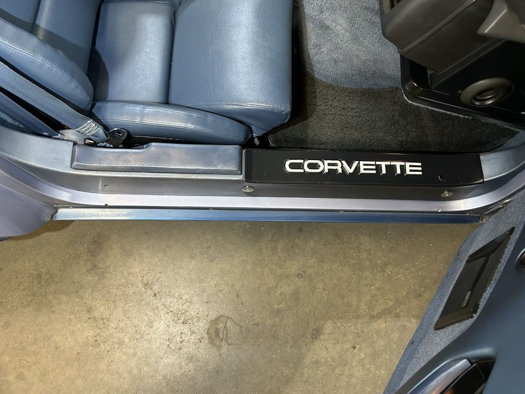 1985 Chevrolet Corvette Image 64