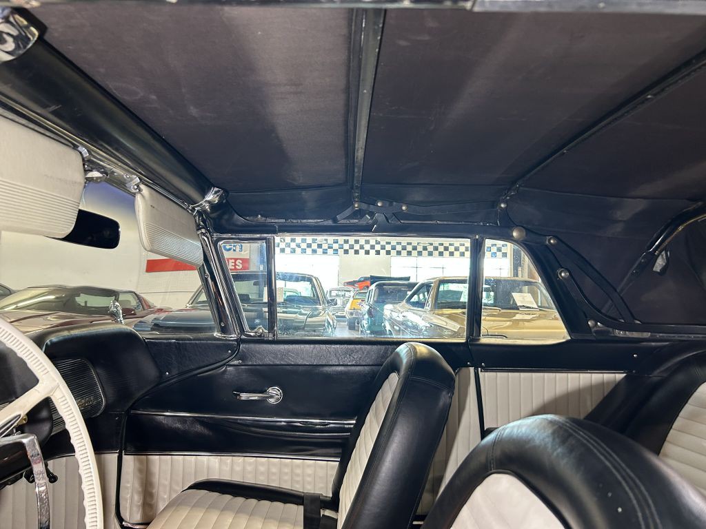 1959 Ford Thunderbird Image 28