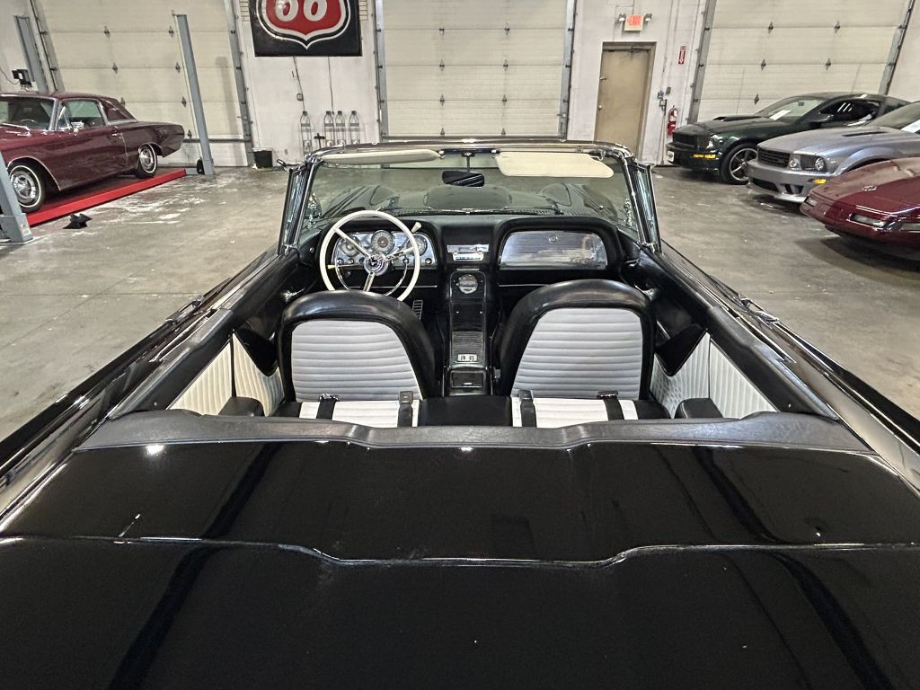 1959 Ford Thunderbird Image 35
