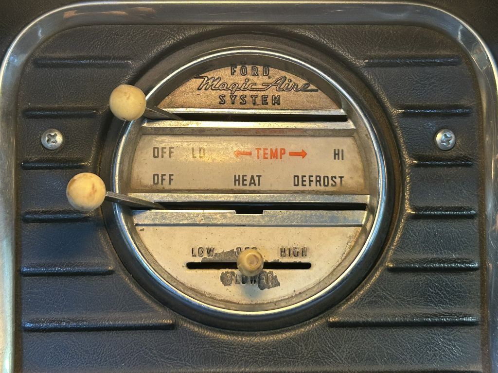 1959 Ford Thunderbird Image 56