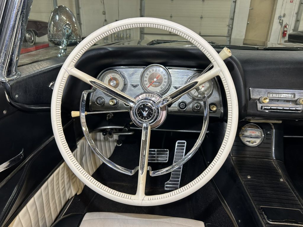 1959 Ford Thunderbird Image 61