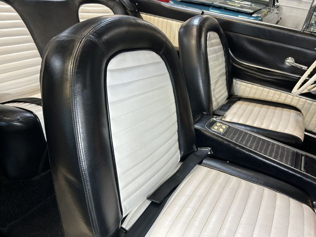 1959 Ford Thunderbird Image 68