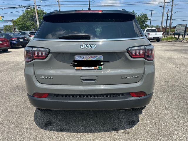 2022 Jeep Compass Image 8