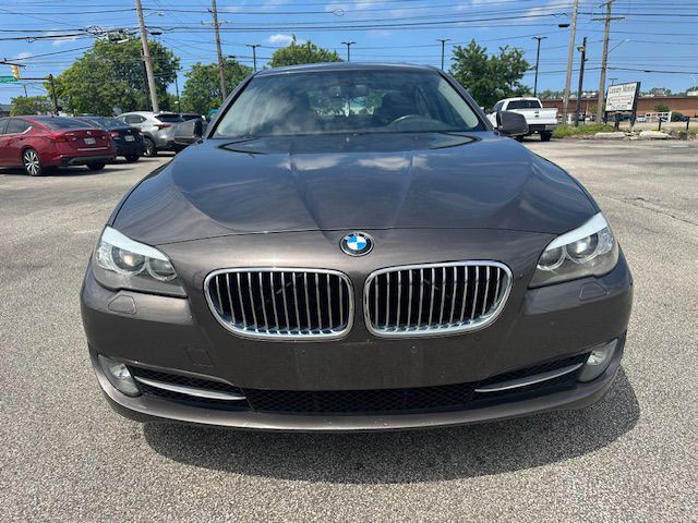2013 BMW 5 Series Image 2