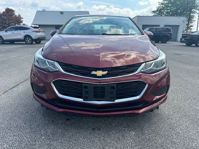 2016 Chevrolet Cruze Image 2