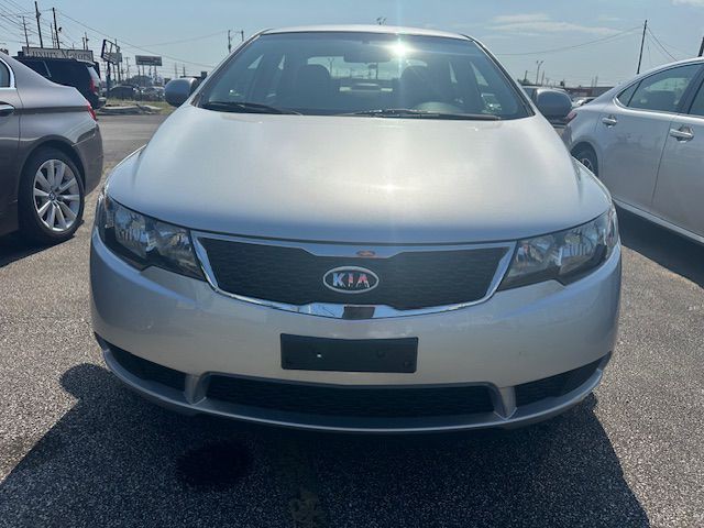 2013 Kia Forte Image 2