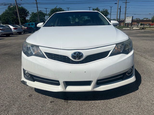 2014 Toyota Camry Image 2
