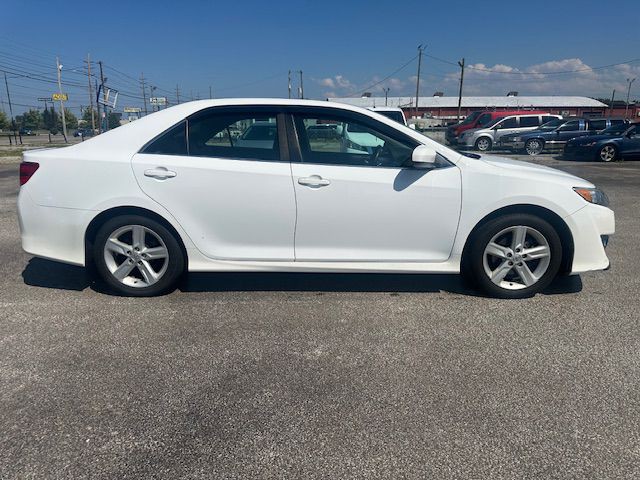 2014 Toyota Camry Image 4
