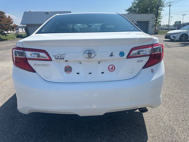 2014 Toyota Camry Image 8